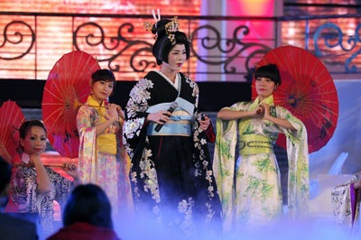 Lung linh nhiều sắc màu đêm Dạ tiệc của Mr Đàm - 11 Lung linh nhiều sắc màu đêm Dạ tiệc của Mr Đàm - 11