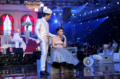 Lung linh nhiều sắc màu đêm Dạ tiệc của Mr Đàm - 15 Lung linh nhiều sắc màu đêm Dạ tiệc của Mr Đàm - 15