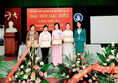 Trao học bổng “Dạ Hương chung sức cùng nữ thầy thuốc tương lai” - 1 Trao học bổng “Dạ Hương chung sức cùng nữ thầy thuốc tương lai” - 1