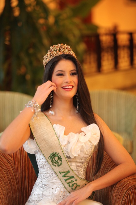 Nụ cười tươi như hoa của mỹ nhân Ecuador - 8 Nụ cười tươi như hoa của mỹ nhân Ecuador - 8