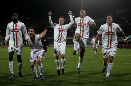 Quagliarella lập cú đúp, Juventus nhấn chìm Catania - 3