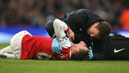 Mất 2 trụ cột đến hết năm, Arsenal nguy to - 1 Mất 2 trụ cột đến hết năm, Arsenal nguy to - 1