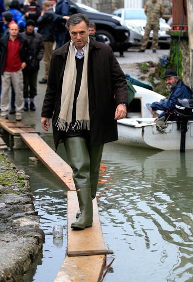 Trận lụt lịch sử càn quét vùng Balkan - 2