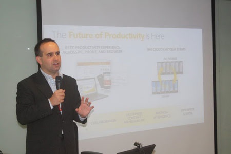 Microsoft trình làng công cụ giao tiếp thế hệ mới  - 1