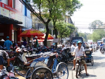 Tờ trình thu phí vỉa hè, dịch vụ đường bộ chưa thông qua - 2