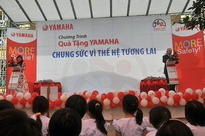 “Chung sức vì thế hệ tương lai” - Cuộc hành trình trao tặng những yêu thương - 1