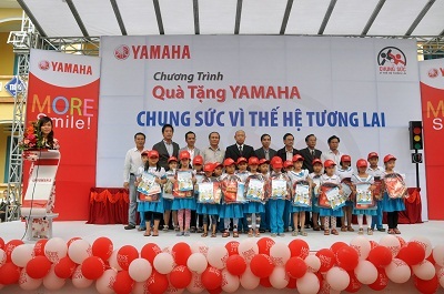 “Chung sức vì thế hệ tương lai” - Cuộc hành trình trao tặng những yêu thương - 4