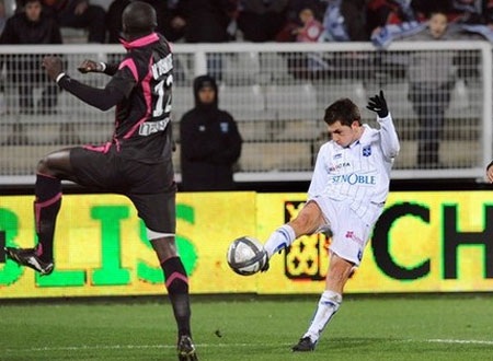 Real Madrid - Aurxerre: Hoàn tất thủ tục - 2