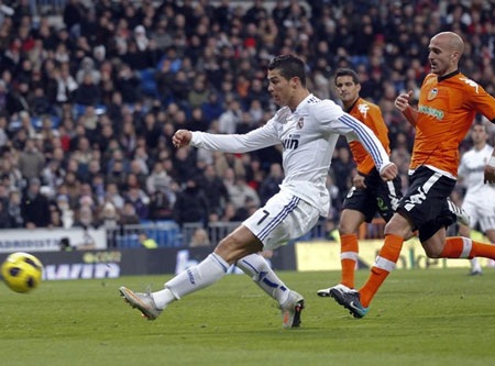 Real Madrid - Aurxerre: Hoàn tất thủ tục - 3