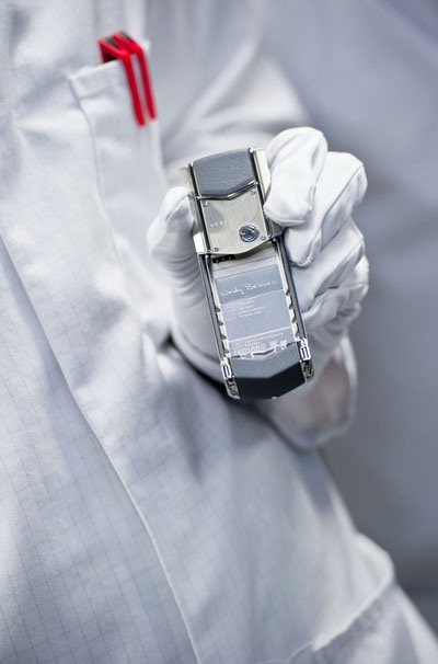 Gặp “dế” Vertu bàn phím QWERTY trước khi ra lò - 11