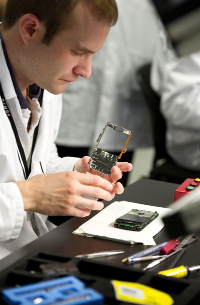 Gặp “dế” Vertu bàn phím QWERTY trước khi ra lò - 5