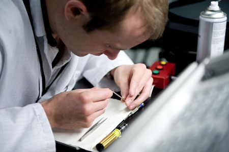 Gặp “dế” Vertu bàn phím QWERTY trước khi ra lò - 3