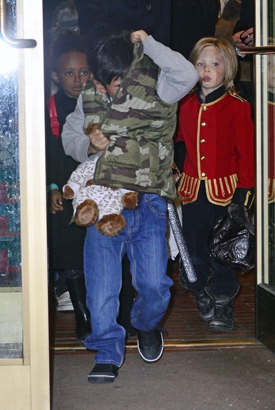 Pax Thiên “trốn” thợ săn ảnh - 4 Pax Thiên “trốn” thợ săn ảnh - 4