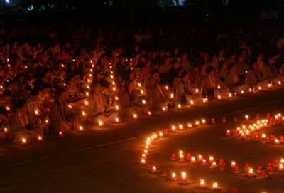 Đêm hoa đăng vì hòa bình, ủng hộ đồng bào miền Trung - 1