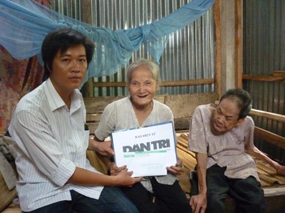 Bạn đọc tiếp tục sưởi ấm “hai cụ già bệnh tật” - 1