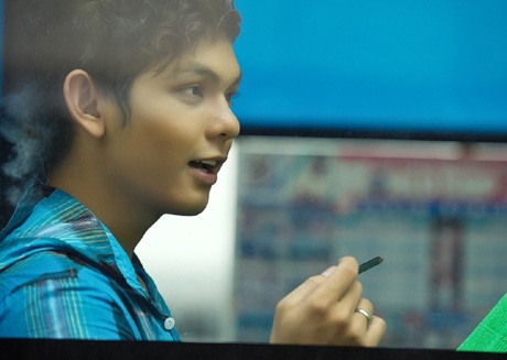 Tường Vy tinh nghịch bên V.Music - 2