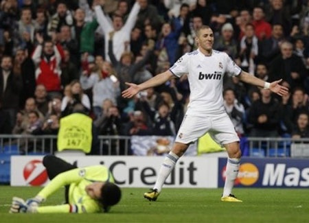 Benzema lập hattrick, Real Madrid đè bẹp Auxerre - 1 Benzema lập hattrick, Real Madrid đè bẹp Auxerre - 1