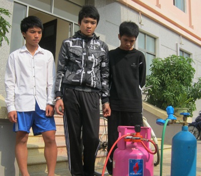 Vụ 3 học sinh cắt máy ATM: Một người là cầu thủ U15 SLNA - 1