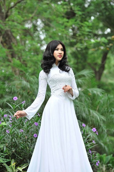 Siêu mẫu Kim Dung dịu dàng với áo dài - 3