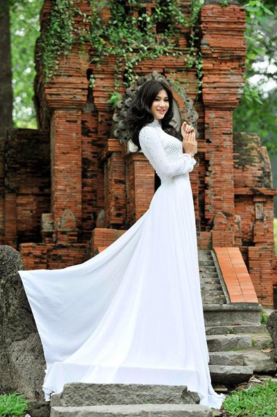 Siêu mẫu Kim Dung dịu dàng với áo dài - 2