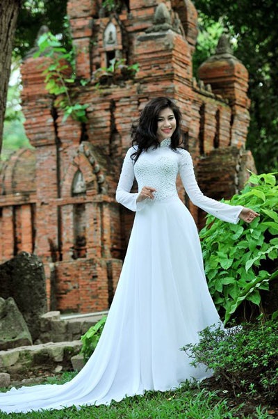 Siêu mẫu Kim Dung dịu dàng với áo dài - 7