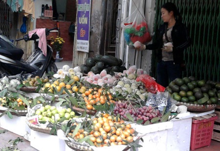 Rau quả Trung Quốc tràn ngập thị trường Hà Nội - 1 Rau quả Trung Quốc tràn ngập thị trường Hà Nội - 1