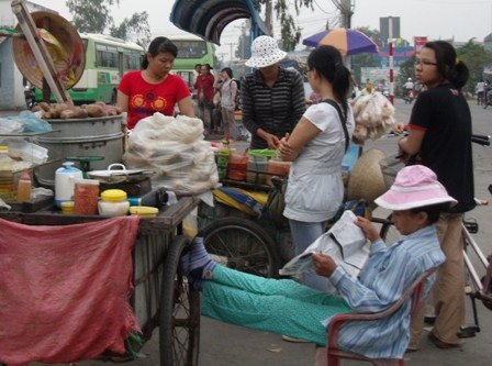 Ba anh em mắc tả, một bé tử vong - 1