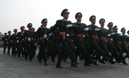 Diễu binh hoành tráng kỷ niệm 65 năm ngày truyền thống Quân khu 9 - 9 Diễu binh hoành tráng kỷ niệm 65 năm ngày truyền thống Quân khu 9 - 9