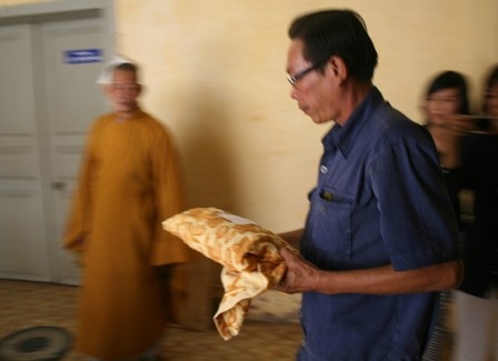 Duyên lành Nhân Ái đến với những bé vắn số - 1 Duyên lành Nhân Ái đến với những bé vắn số - 1