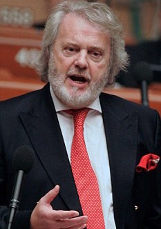 Quan hệ Nga-Anh lại “nóng” vì vụ nữ điệp viên tình nghi - 2