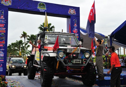 Phong trào offroad Việt lần đầu ra biển lớn - 23 Phong trào offroad Việt lần đầu ra biển lớn - 23