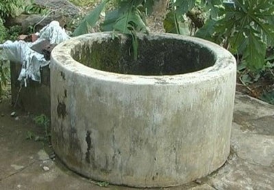 Một phụ nữ nằm chết dưới giếng hoang - 1 Một phụ nữ nằm chết dưới giếng hoang - 1