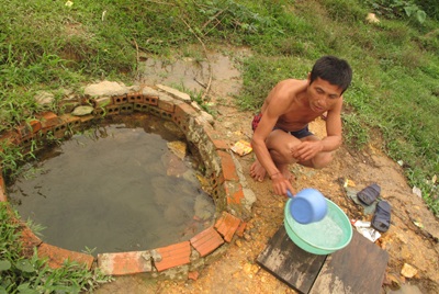 Hàng trăm người dân bỏ khu tái định cư về quê cũ - 12