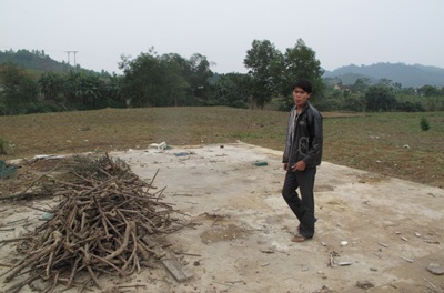 Hàng trăm người dân bỏ khu tái định cư về quê cũ - 3