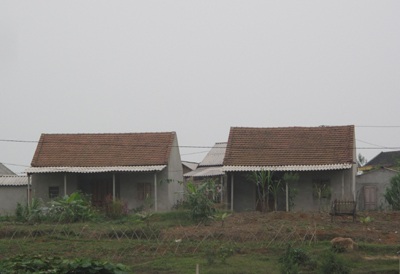 Hàng trăm người dân bỏ khu tái định cư về quê cũ - 11