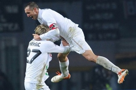 Ghi bàn phút bù giờ, Juventus vượt mặt Lazio - 3