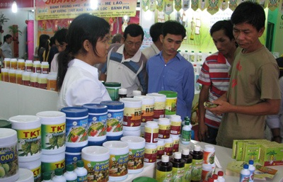 Trên 550 tỷ đồng giá trị hàng hóa được giao dịch - 1 Trên 550 tỷ đồng giá trị hàng hóa được giao dịch - 1