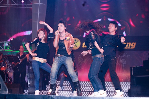 Sao mai điểm hẹn 8: Mỹ Tâm “cảnh báo” Hà Hoài Thu - 10