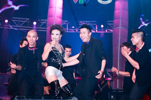 Sao mai điểm hẹn 8: Mỹ Tâm “cảnh báo” Hà Hoài Thu - 3