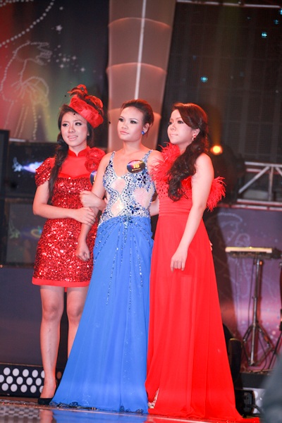 Sao mai điểm hẹn 8: Mỹ Tâm “cảnh báo” Hà Hoài Thu - 14