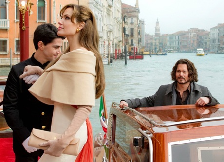 Phim mới của Angelina Jolie thất bại về doanh thu - 3