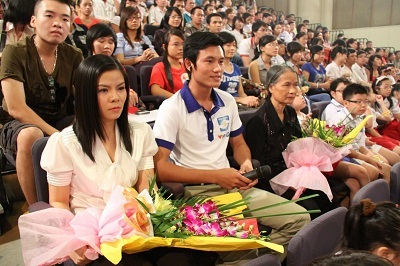 Chung tay cùng đèn đon đóm - 1 Chung tay cùng đèn đon đóm - 1