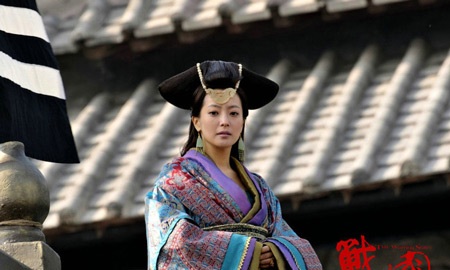 Kim Hee Sun đẹp bí ẩn trong phim “Chiến quốc” - 4 Kim Hee Sun đẹp bí ẩn trong phim “Chiến quốc” - 4