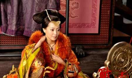Kim Hee Sun đẹp bí ẩn trong phim “Chiến quốc” - 1 Kim Hee Sun đẹp bí ẩn trong phim “Chiến quốc” - 1