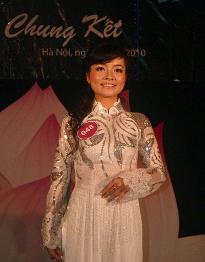 SV Kinh tế quốc dân…trao nhẫn cầu hôn trên sân khấu - 2 SV Kinh tế quốc dân…trao nhẫn cầu hôn trên sân khấu - 2