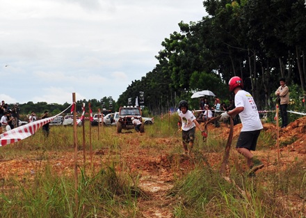 Rainforest Challenge 2010 - Thử thách ý chí và niềm tin - 5