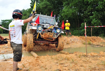 Rainforest Challenge 2010 - Thử thách ý chí và niềm tin - 2