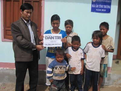 Giúp Y Phương tiếp sức 5 đứa em mồ côi đến trường - 1