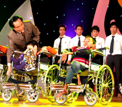 Nghệ An: 10 năm có 7000 em được phẫu thuật miễn phí - 1