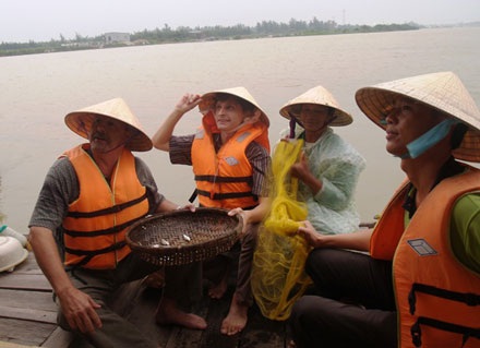Về Hội An quăng lưới, lắc thúng chai - 3 Về Hội An quăng lưới, lắc thúng chai - 3